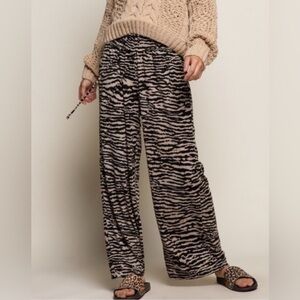 POL Zebra Print Wide Leg Pants